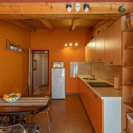 Orange 29 * Rovinj