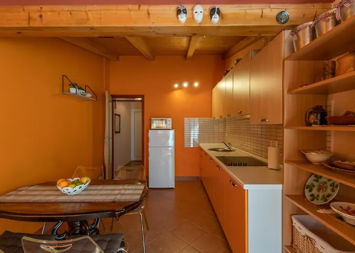 Orange 29 * Rovinj